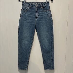 American Eagle Outfitters Mom Jeans